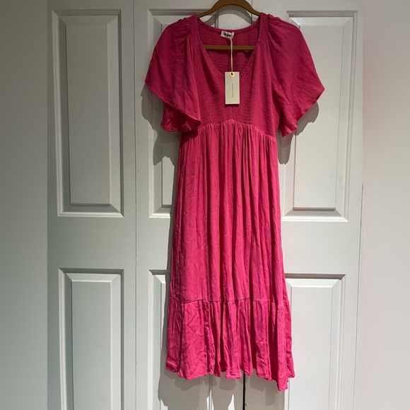 in loom Dresses & Skirts - NWT in loom Pretty in pink Dress size L